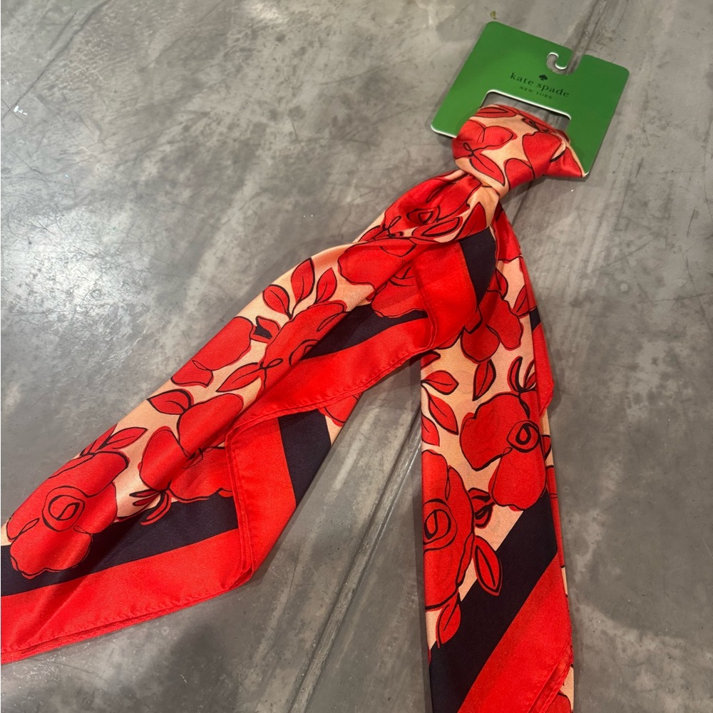 Kate Spade ♠️  “light Persimmon” Floral Scarf- 30x30 square-pretty & practical